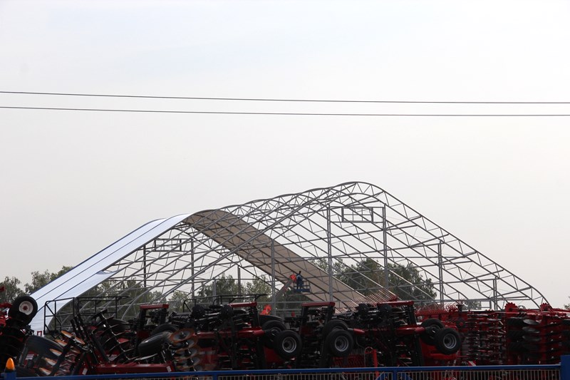 Монтаж быстровозводимой каркасно-тентовой конструкции 33х35, склада для сельхоз. запчастей, АСМ-Алтай 2013